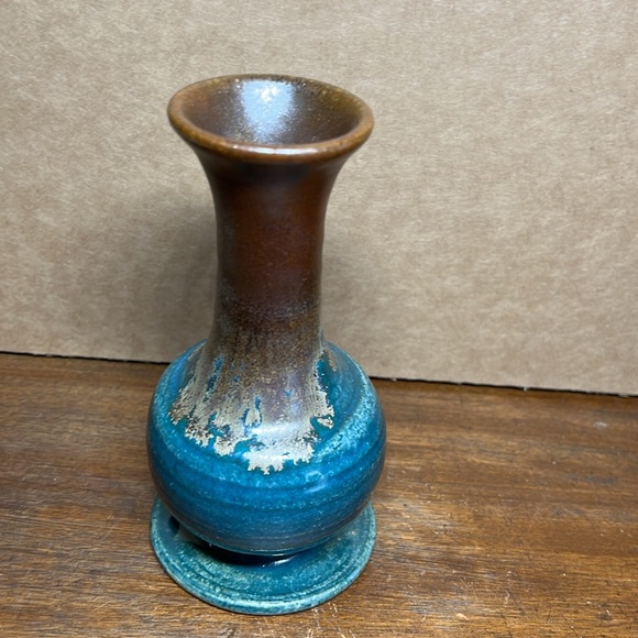 Pigeon Forge Pottery Art Studio Glazed Bud Vase by D. Boling 4” - Picture 3 of 5